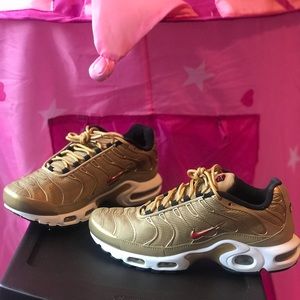 Size 7.5 Air Max Plus Metallic Gold